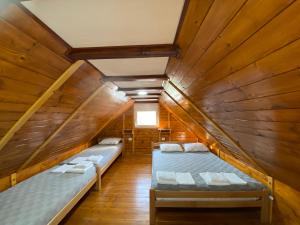 Ένα ή περισσότερα κρεβάτια σε δωμάτιο στο Grande Apartman Nature Connection Drina +14 φωτογραφίες