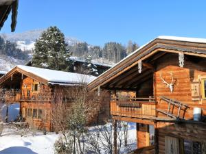 Chalet in Fügen near Spieljochbahn v zime