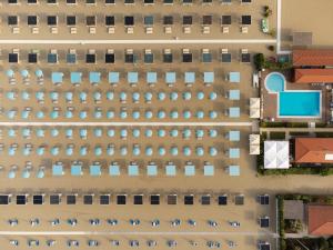 an overhead view of a parking lot at Re Versiliana Hotel in Marina di Pietrasanta