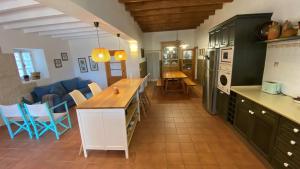 Eldhús eða eldhúskrókur á Holiday Home Finca SANT JAUME