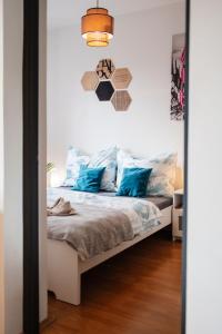 Posteľ alebo postele v izbe v ubytovaní BB21 Apartman Eger - City centre