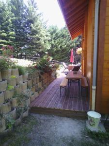 Séjour en famille dans un chalet cosy!外面的花园