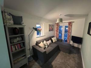 Seating area sa Immaculate 1-Bed House in Newtown Disley
