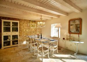 Dining area in A villát