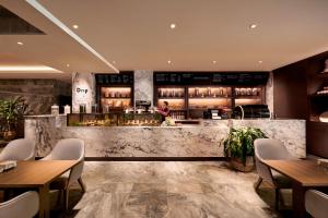 Lounge atau bar di Hilton Kota Kinabalu