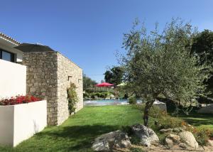 Κήπος έξω από το Villa Récente avec Piscine proche L'ILE ROUSSE