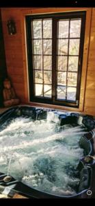 Zdjęcie z galerii obiektu Chalet de luxe avec jacuzzi Hammam et billard w mieście Allos +14 zdjęć