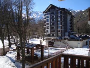 a balcony of a building in the snow at Depto Andes de Chillán in Nevados de Chillan