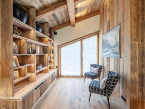 Chalet de luxe familial avec piscine et sauna, proche des pistes et commodites a Courchevel Le Praz - FR-1-568-37