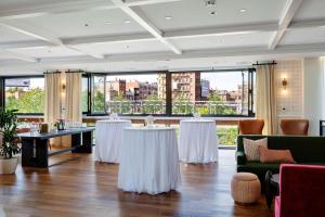 Posezení v ubytování Canopy By Hilton Boston Downtown