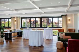 Posezení v ubytování Canopy By Hilton Boston Downtown