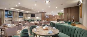 Doubletree By Hilton Plovdiv Center的休息区
