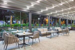 Doubletree By Hilton Plovdiv Center的休息区