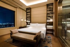 Hilton Hiroshima的休息区
