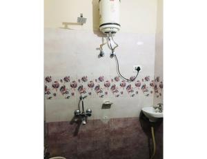 Salle de bains dans l'établissement Hotel Pushkar Dream, Pushkar