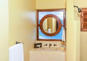 Ванная комната в Hilton Grand Vacations Club Zihuatanejo