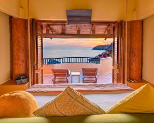Гостиная зона в Hilton Grand Vacations Club Zihuatanejo