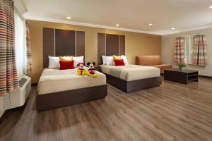 Gallery image of Eden Roc Inn & Suites near the Maingate in Anaheim