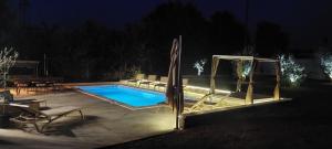 Zdjęcie z galerii obiektu Hacienda MATEA - jacuzzi, pool, playground & bbq in an olive grove near beaches, Pula - Istria w Puli