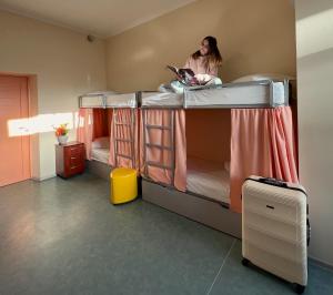 Postel nebo postele na pokoji v ubytování Demeevsky Hostel