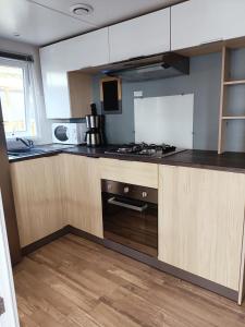 Mobilhomes Quiberon Camping Conguel - Bord de Mer 주방 또는 간이 주방
