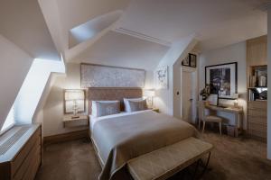 Postel nebo postele na pokoji v ubytování Schlosshotel Berlin