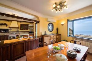 A kitchen or kitchenette at Villa Turtle