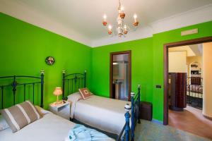 A bed or beds in a room at Villa Turtle