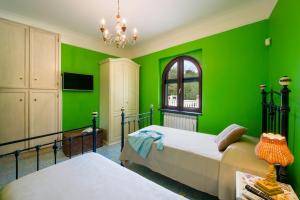 A bed or beds in a room at Villa Turtle