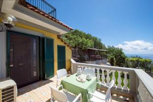 A balcony or terrace at Villa Turtle
