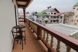 A balcony or terrace at Paripas Express Patong
