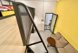 Postel nebo postele na pokoji v ubytování Art house by NHÀ TUI share