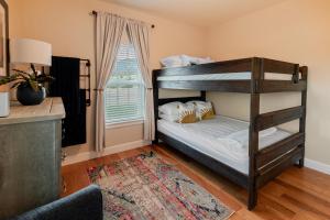 Ένα ή περισσότερα κρεβάτια σε δωμάτιο στο Marysvale Adventure Retreat