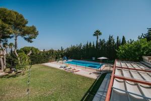 Πισίνα στο ή κοντά στο Villa Exclusiva Balcón Rosa mirando a Torrevieja