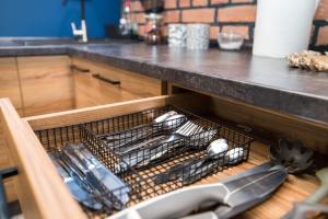 Kuchyňa alebo kuchynka v ubytovaní Przytulny Apartament Z Wieżą