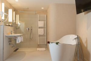 Koupelna v ubytování Hotel Ansitz Kematen ***S