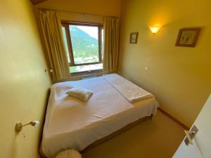 Postel nebo postele na pokoji v ubytování Duplex charmant proche du centre village Châtel - FR-1-693-5