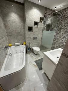 得土安Wilaya Sunset Luxe, Private Jacuzzi & Hamam, Tetuan的相册照片