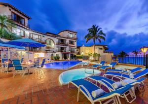Imagen de la galería de WIVC Conchas Chinas Condo - Stunning Ocean & Mountain Views, Close To The Beach & Romantic Zone, en Puerto Vallarta