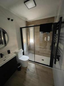Kúpeľňa v ubytovaní Casa unifamiliar + 20 fotografií
