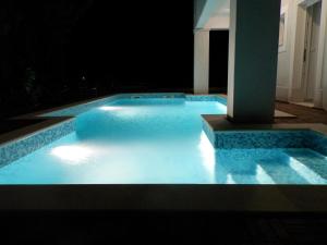 Der Swimmingpool an oder in der Nähe von Villa Stella Adriatica