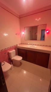 Ένα μπάνιο στο Only Room, Habitacion Lujo Cama Doble 5 min aeropuerto