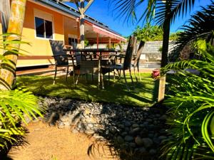 Aed väljaspool majutusasutust TAHITI - Lihei Pool House