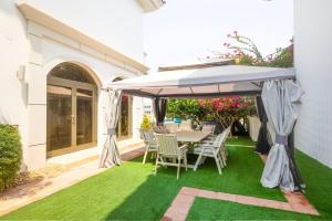 Fotografie z fotogalerie ubytování 6 Bedroom Modern Luxury Villa In Palm Jumeirah v Dubaji