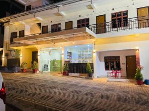 Budova, kde se farma nachází