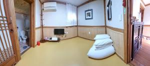 한옥 꿈 TV 또는 엔터테인먼트 센터