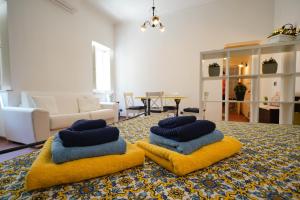 A seating area at Casa Fabio