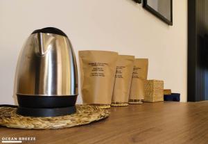 Kaffemaskin og/eller vannkoker på Ocean Breeze by DOXA