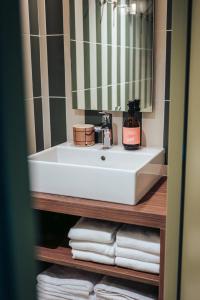 Kúpeľňa v ubytovaní JOST Hotel Montpellier Centre St Roch