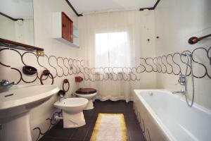 Ένα μπάνιο στο APPARTAMENTO FIEMME